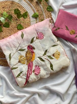 Aabha Gold Crush Handcrafted Brush Print Saree