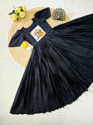 madhuri printed panel gown