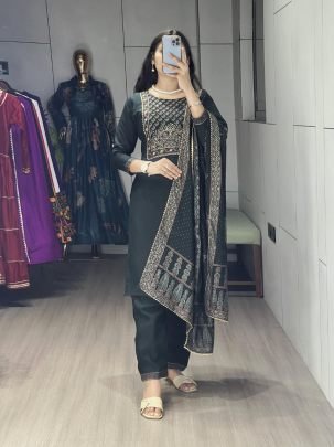 Modal Chanderi Kurti Set with Azarakh Print Dupatta & Foil Hand Work