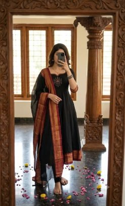 Traditional Span Cotton Top with Jacquard Zari Border