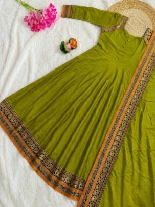 Vichitra Silk Gown With Dupatta